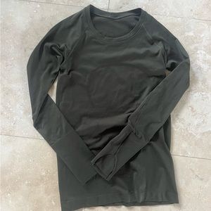 Lululemon Swiftly Tech Long sleeve in dark green